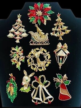 Christmas Brooches Signed Gerry’s Rhinestones Enamel Vintage‎ EUC